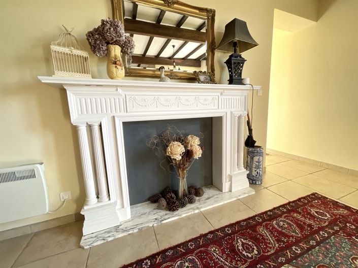 Image No.8-5 Bed House for sale