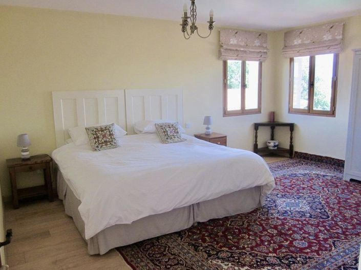 Image No.9-5 Bed House for sale