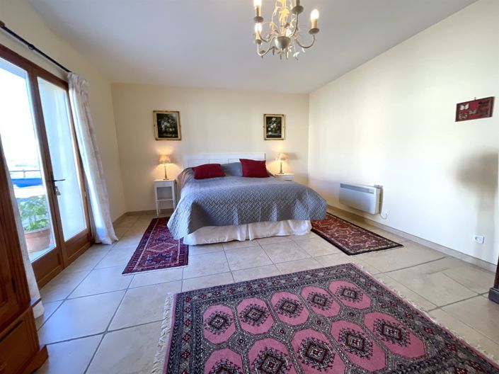 Image No.9-5 Bed House for sale