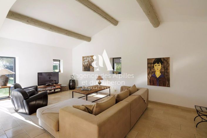 Image No.3-5 Bed House for sale