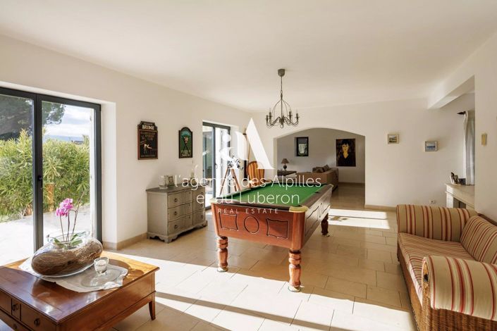 Image No.5-5 Bed House for sale