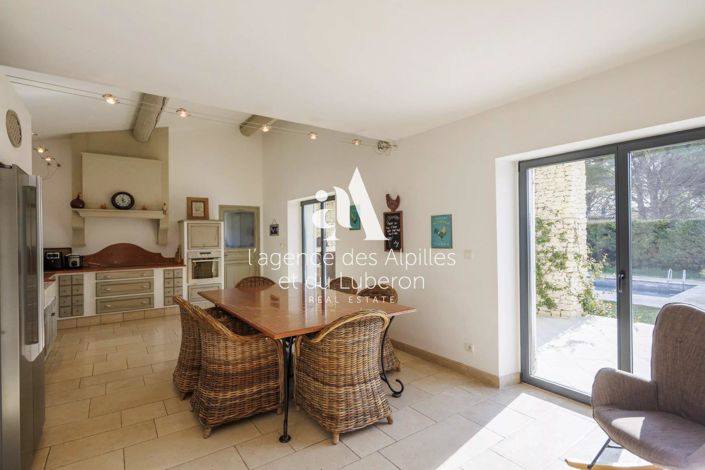 Image No.7-5 Bed House for sale