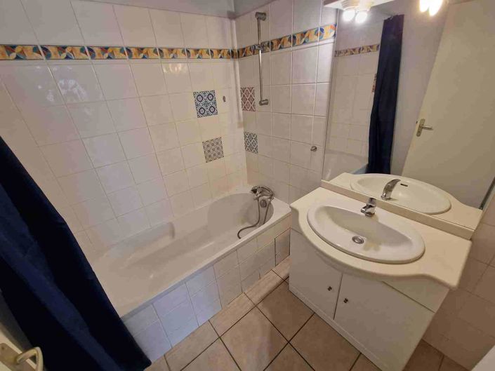 Image No.10-2 Bed House for sale