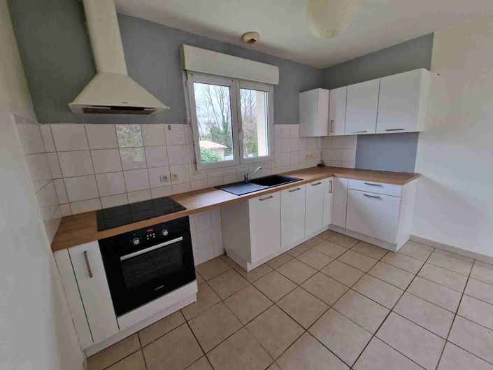 Image No.8-2 Bed House for sale