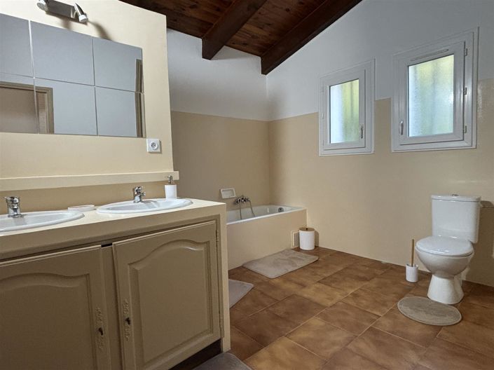 Image No.9-3 Bed House for sale