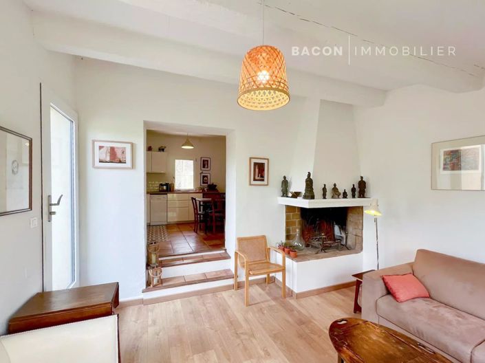 Image No.10-3 Bed House for sale