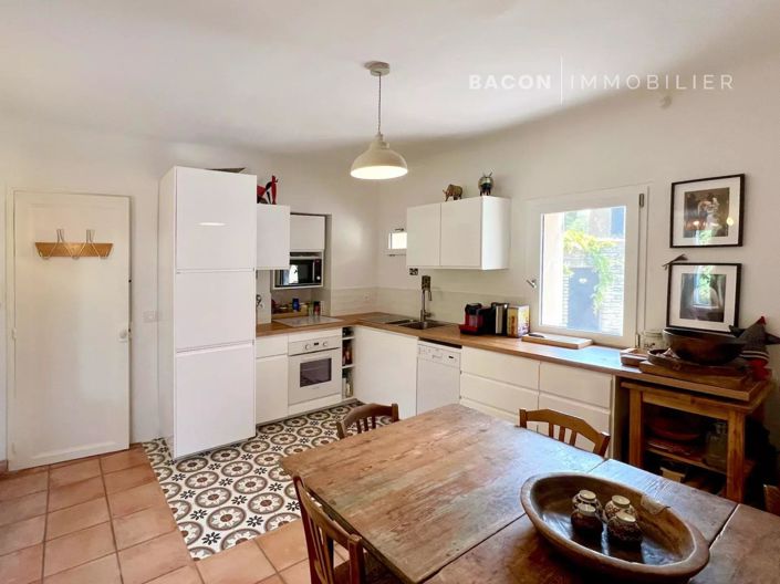 Image No.11-3 Bed House for sale