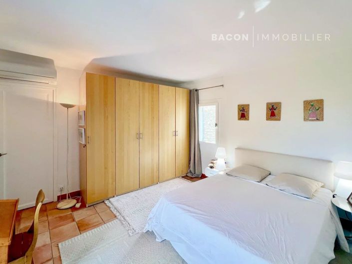 Image No.12-3 Bed House for sale