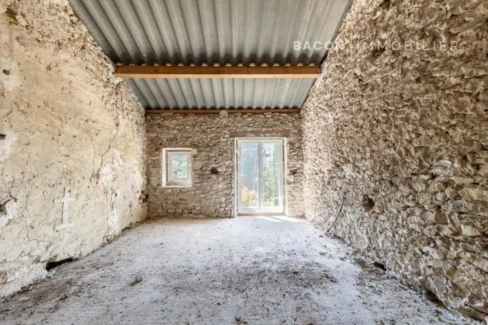 Image No.11-2 Bed House for sale