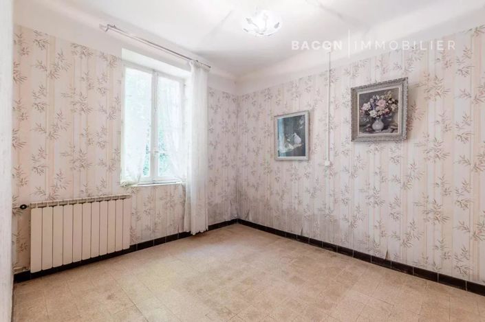 Image No.8-2 Bed House for sale