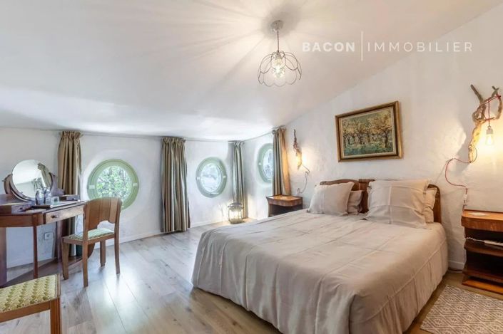 Image No.10-4 Bed House for sale