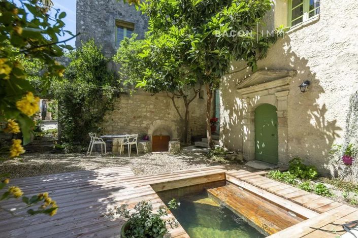 Image No.2-4 Bed House for sale