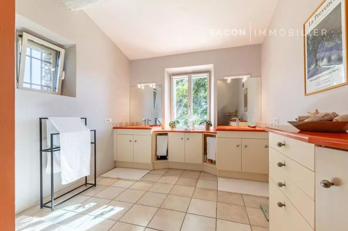 Image No.13-6 Bed House for sale