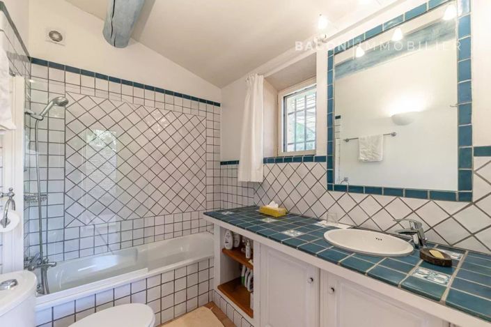 Image No.14-6 Bed House for sale