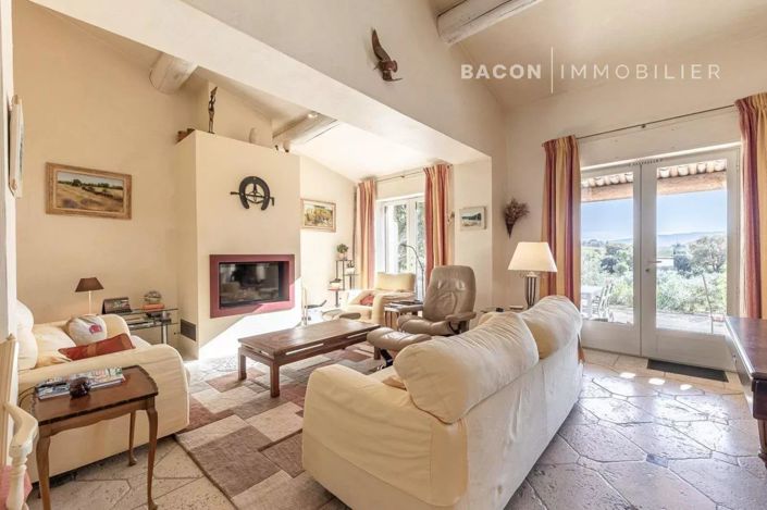 Image No.7-6 Bed House for sale