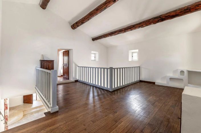 Image No.8-4 Bed House for sale