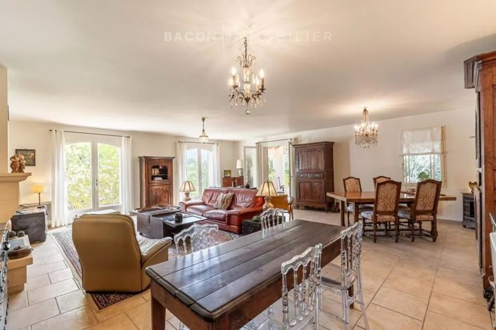 Image No.6-4 Bed House for sale