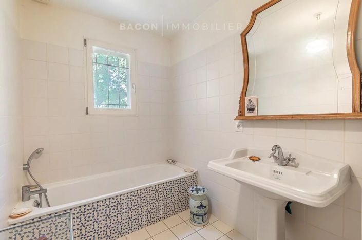 Image No.9-4 Bed House for sale