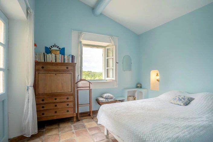 Image No.9-4 Bed House for sale