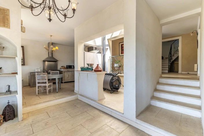 Image No.10-6 Bed House for sale