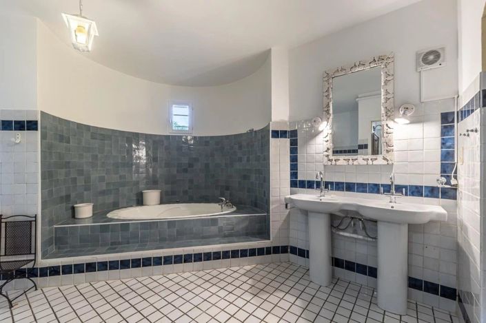 Image No.15-6 Bed House for sale