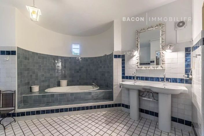 Image No.15-6 Bed House for sale