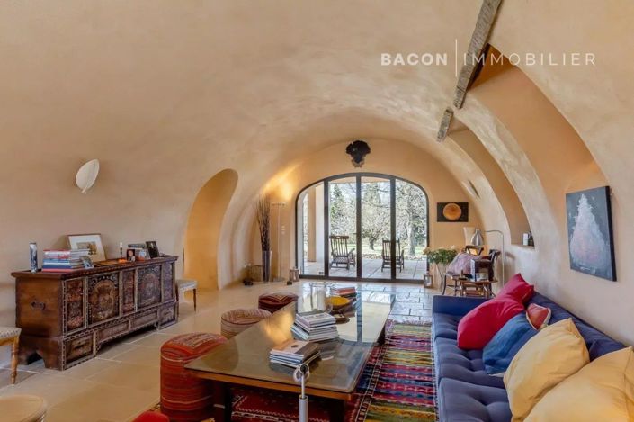 Image No.7-6 Bed House for sale