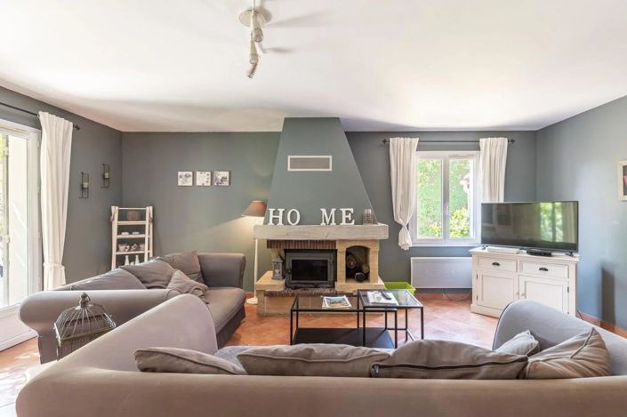 Image No.6-5 Bed House for sale