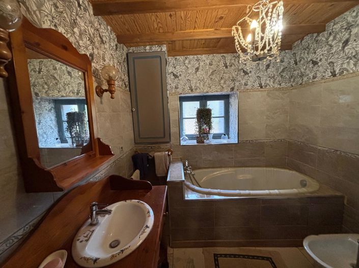 Image No.12-4 Bed House for sale