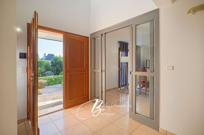 Image No.5-5 Bed House for sale