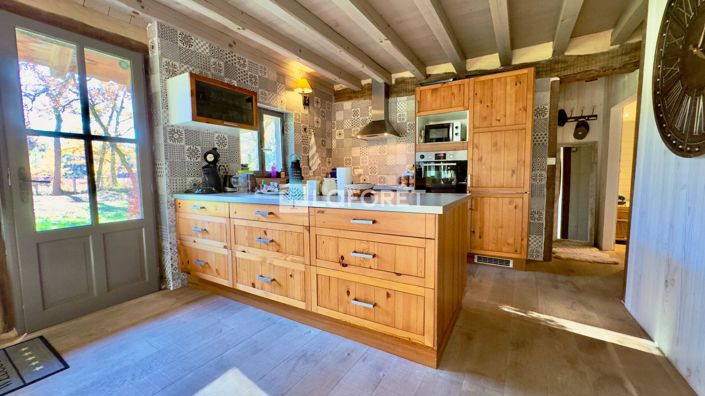 Image No.6-3 Bed Property for sale