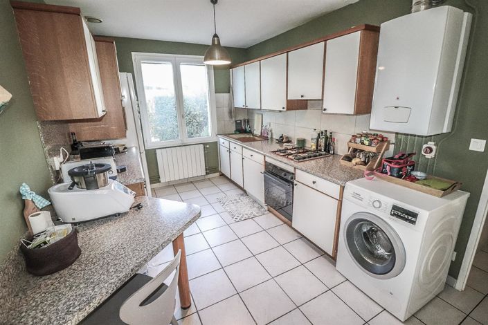 Image No.11-3 Bed House for sale