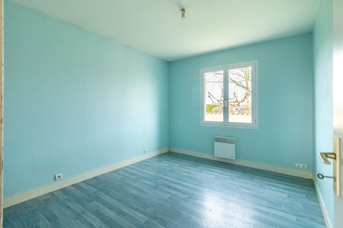 Image No.10-3 Bed House for sale