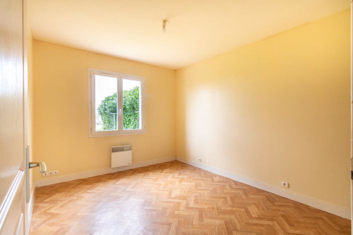 Image No.9-3 Bed House for sale