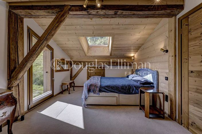 Image No.18-7 Bed House for sale