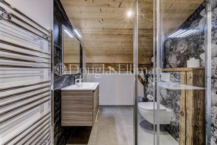 Image No.18-7 Bed House for sale