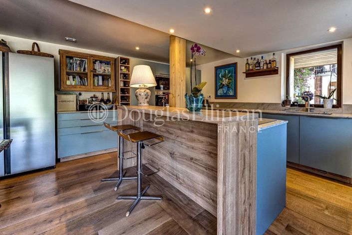 Image No.20-7 Bed House for sale