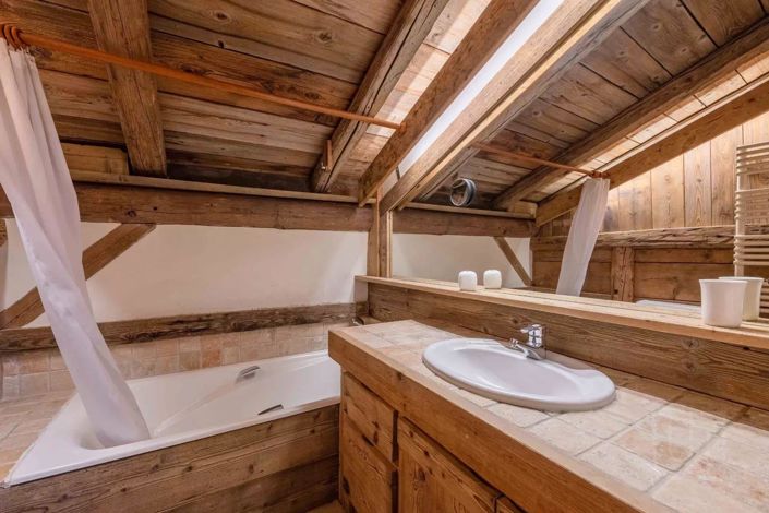 Image No.24-4 Bed House for sale