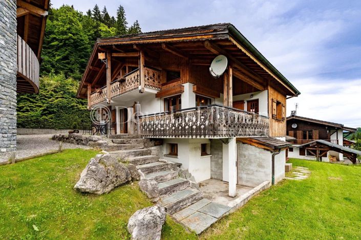 Image No.24-7 Bed House for sale