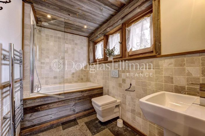 Image No.9-7 Bed House for sale