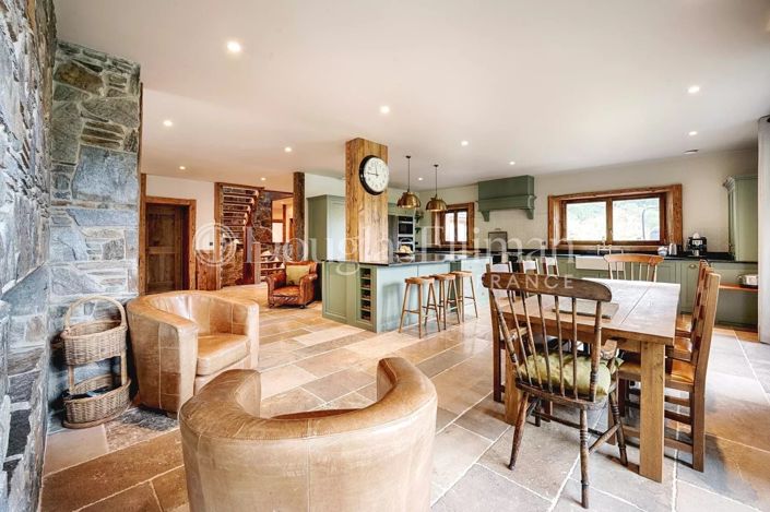Image No.10-5 Bed House for sale