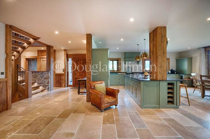 Image No.12-5 Bed House for sale