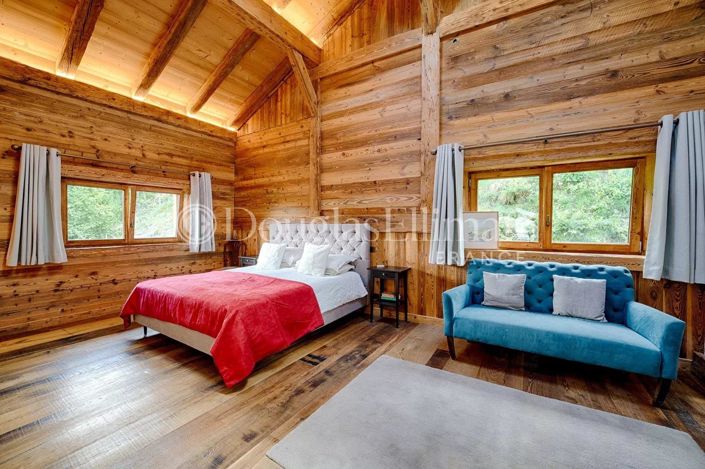 Image No.18-5 Bed House for sale