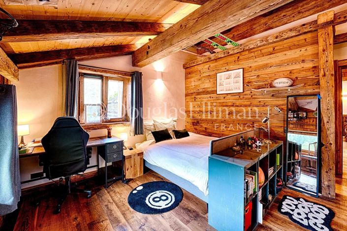 Image No.18-5 Bed House for sale