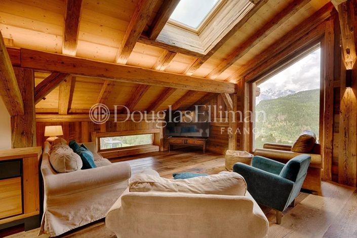 Image No.7-5 Bed House for sale