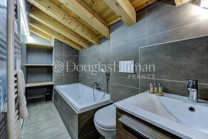 Image No.20-5 Bed House for sale