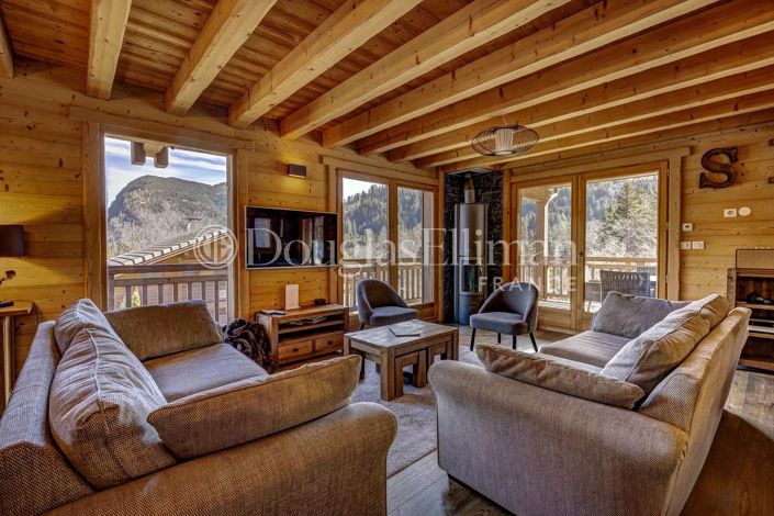 Image No.7-5 Bed House for sale