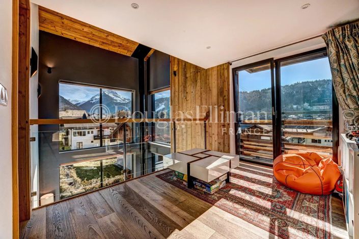 Image No.16-6 Bed House for sale