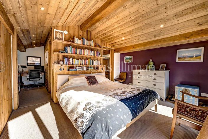 Image No.19-6 Bed House for sale