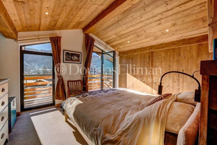 Image No.20-6 Bed House for sale